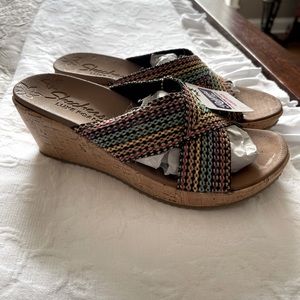 NWT SKECHERS Cali Women's Beverlee Delighted Wedge Sandals US Size 9 Multi Color